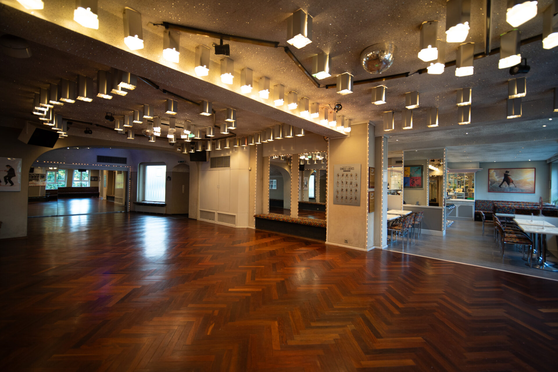 Tanzsaal im Studio83